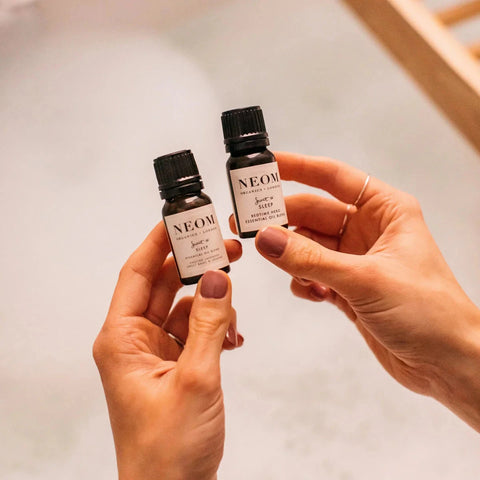 Neom Wellbeing London | Bedtime Hero Essential Oil | Chamomile, Ylang Ylang Cedarwood